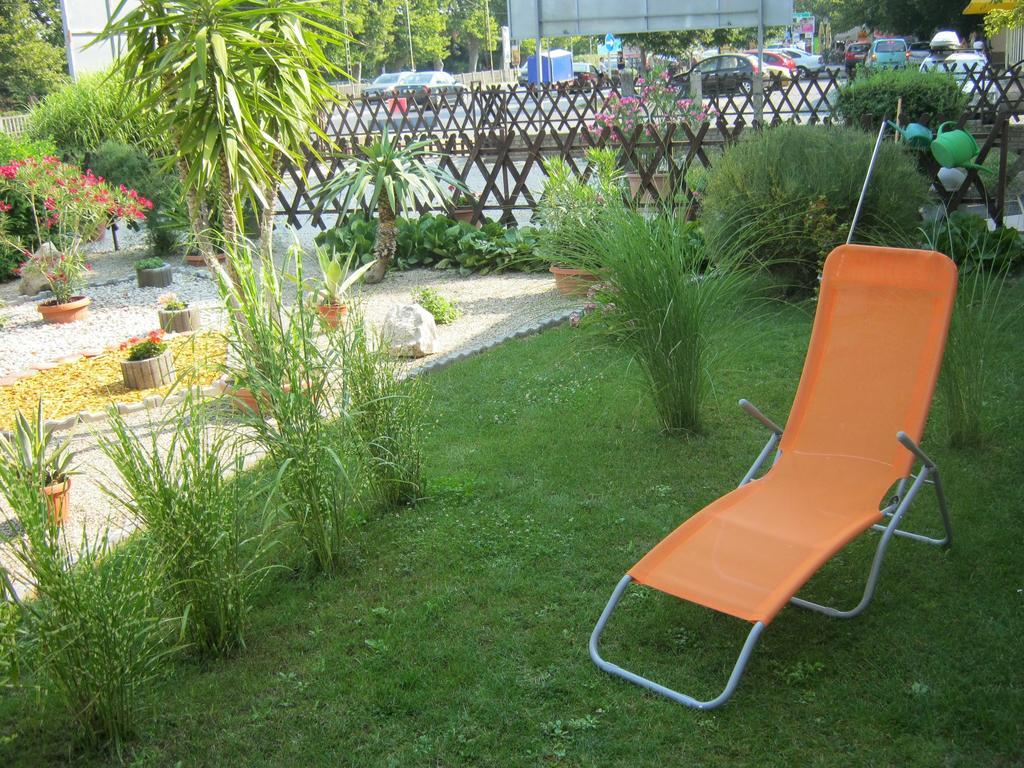 Kitti Apartman Balatonboglár Værelse billede